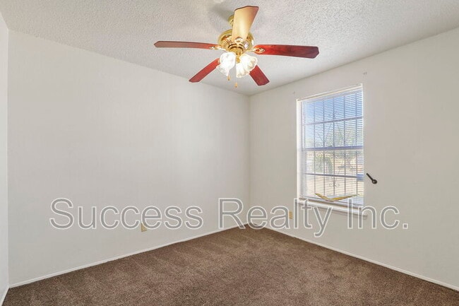 Building Photo - 5440 Viceroy Dr