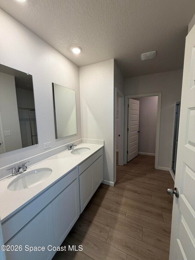 Building Photo - 1434 Garabaldi Cir SE