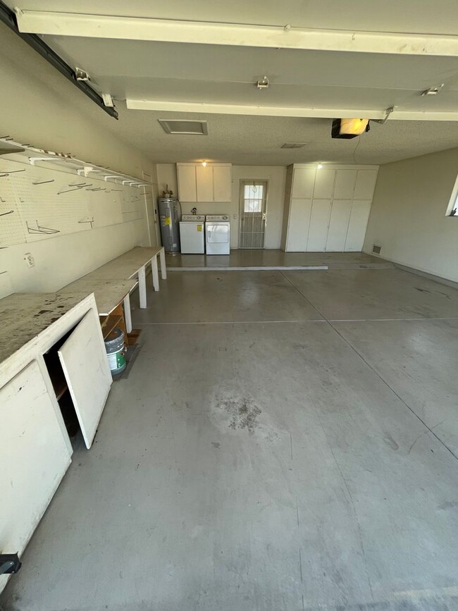 Building Photo - COMING SOON! Beautiful 2 Bedroom, 2 Bath i...