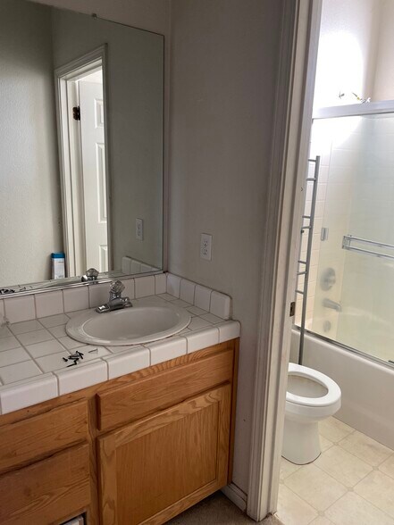 Building Photo - 784 Whitehall Ct