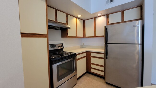 Building Photo - One Bedroom one bath condo in the heart of...