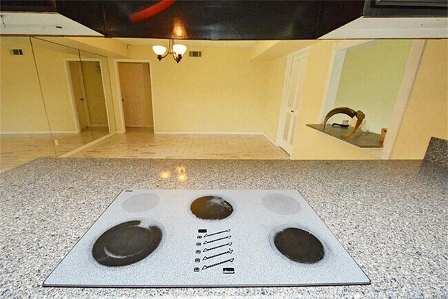 Building Photo - 2523 Coopers Post Ln