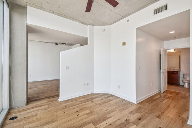 Building Photo - 777 N Ashley Dr