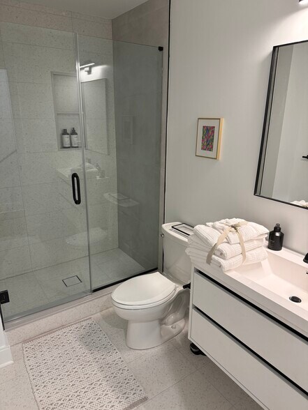 Building Photo - 310 Reed St