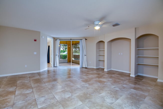 Building Photo - 5015 Fairways Cir