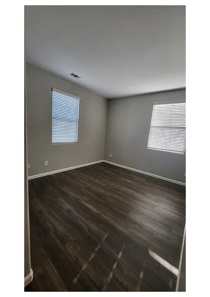 Building Photo - 1750 Bella Lago Dr