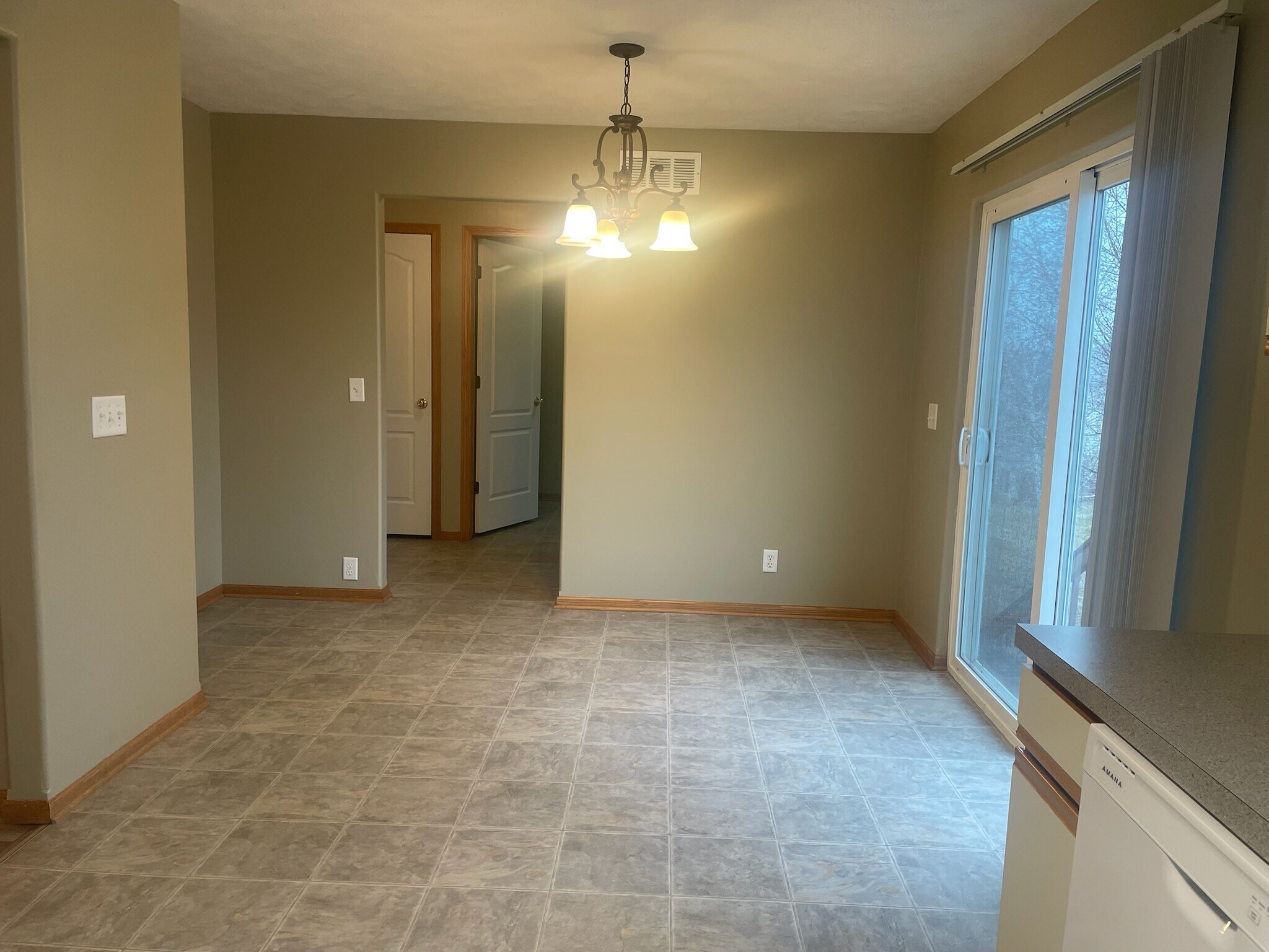 Building Photo - 6630 Shadow Pines Place