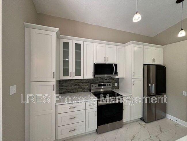 Building Photo - 1028 Kerwood Cir