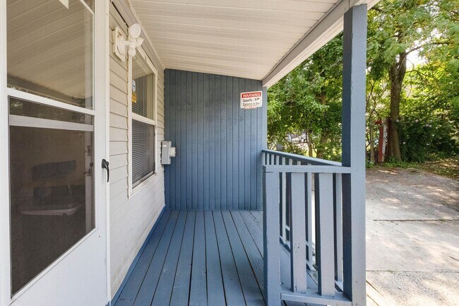 Building Photo - 347 Johnston Ave
