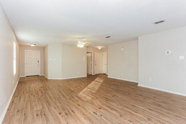 Building Photo - 918 Anvil Creek Dr