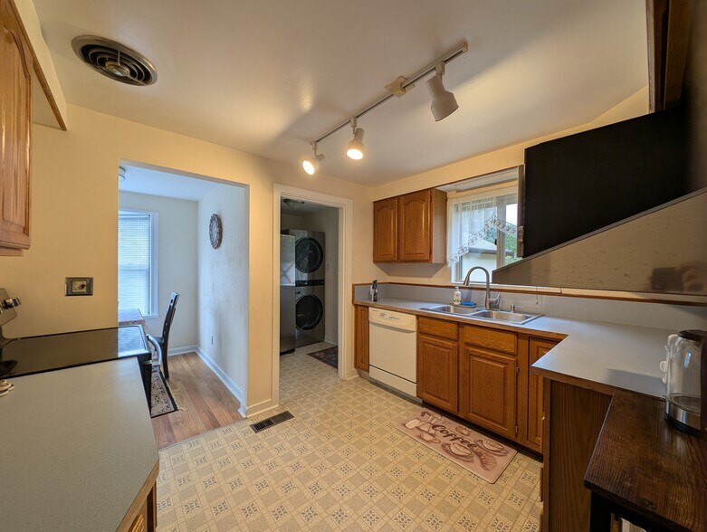 Building Photo - 15531 8th Ave NE
