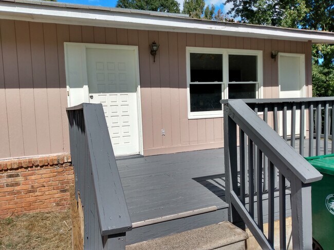 Building Photo - 1610 Gilston Ct