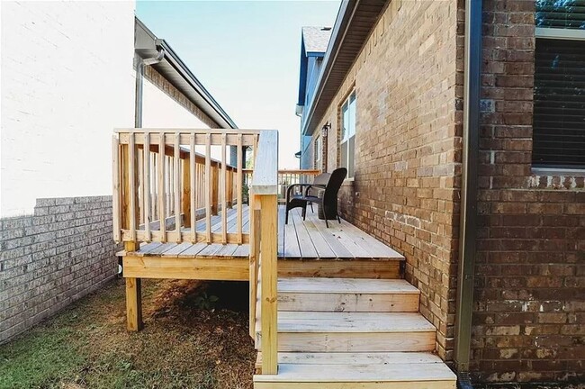Building Photo - Stylish Bentonville Home (Community Amenities!)