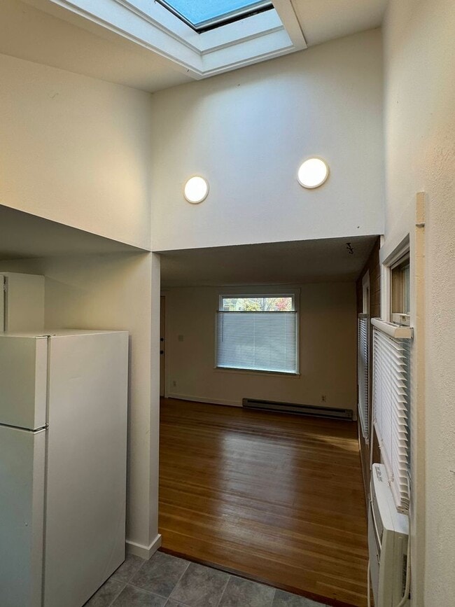 Building Photo - 2 Bedroom House in SE Eugene