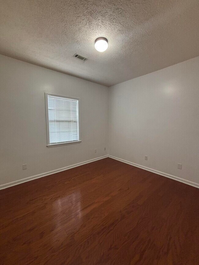 Building Photo - 181 Shelby Dr