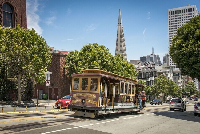 Building Photo - Beautiful and Spacious 1BR|1BA in Nob Hill...