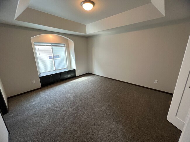 Building Photo - 3220 31st St S