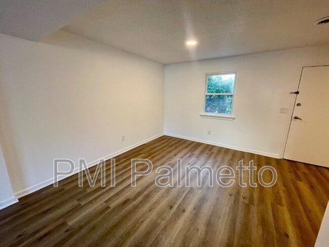 Building Photo - 1312 Cactus Ave