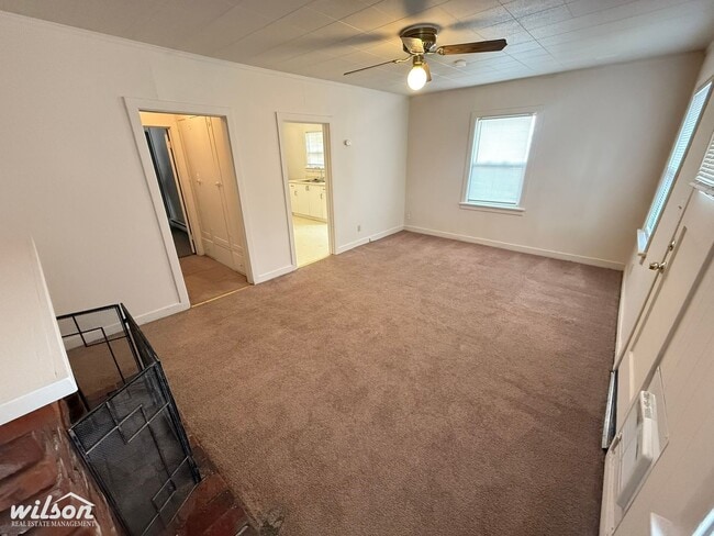 Building Photo - 2bd/1ba Duplex near Franklin Park !