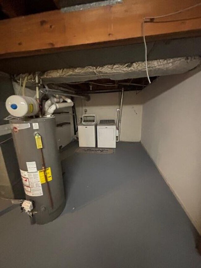 Building Photo - Beautifully Renovated 3-Bedroom, 2-Bath Ranch Home on Full Basement!