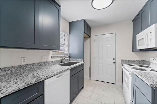 Building Photo - 1615 McKee St