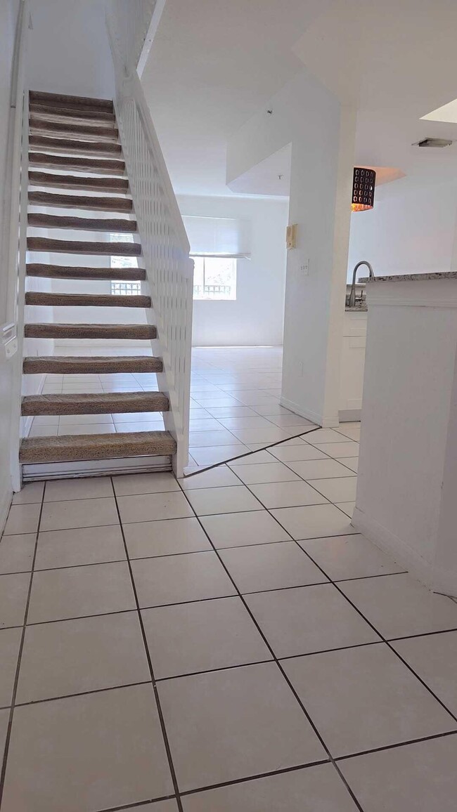 Building Photo - 751 SW 148th Ave