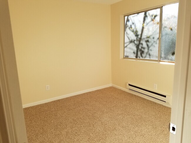 Building Photo - 1948 8th Ave W