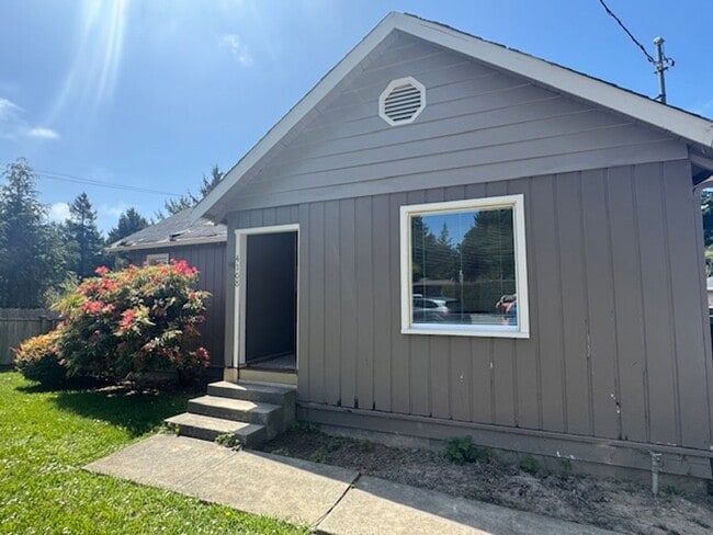 Building Photo - Beautiful 4 bedroom CUTTEN home
