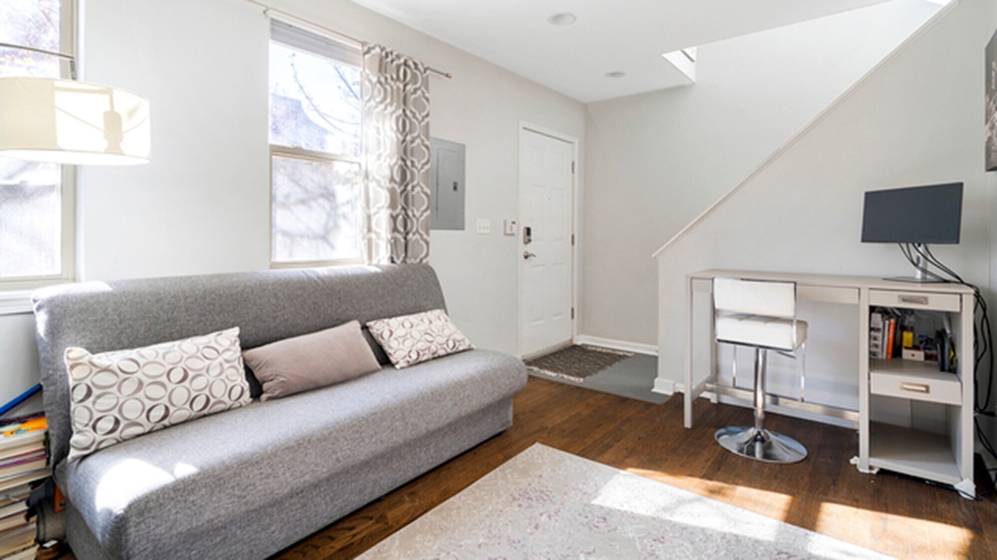 Building Photo - 720 W Evergreen Ave