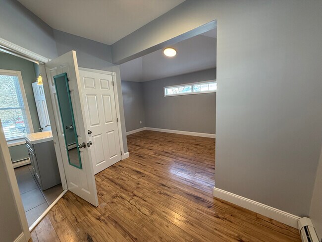 Building Photo - 672 Lisbon St