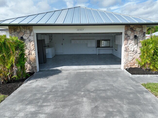 Building Photo - 18302 SE Eagle Ln