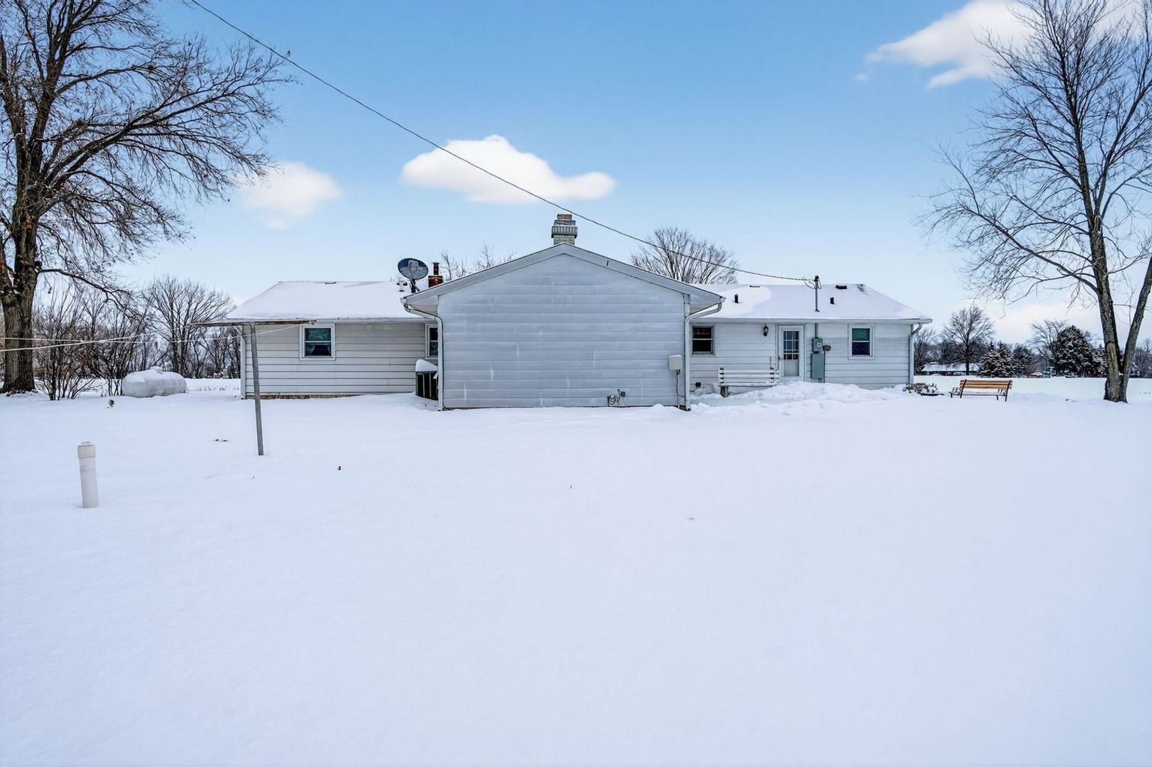 Building Photo - 20728 Old 24 E Rd