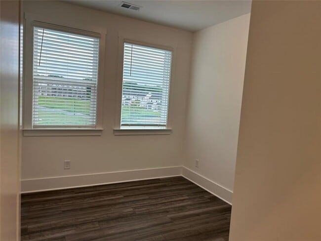 Building Photo - 1718 Gunnin Trce NW