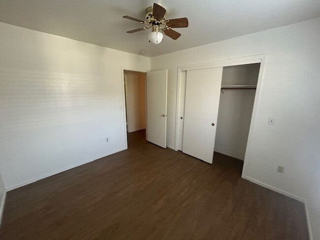 Building Photo - 3 bedroom 2 bath in central Visalia!