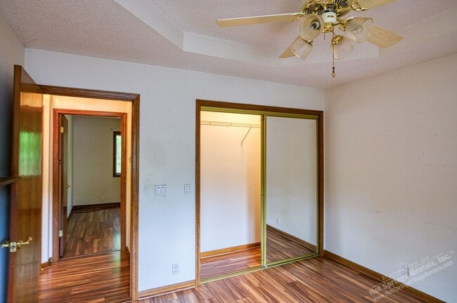 Building Photo - East Gate Area | Home | Unfurnished