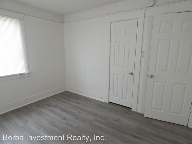 Building Photo - 1638 Gaviota Ave