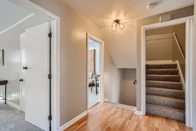 Building Photo - 1244 York St