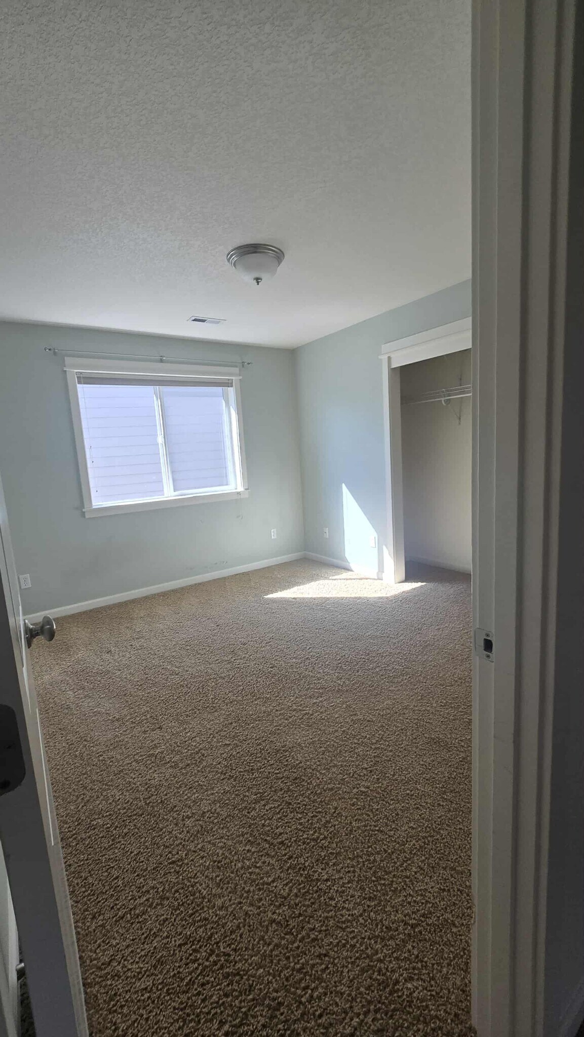 Building Photo - 16575 SE Windswept Waters Dr