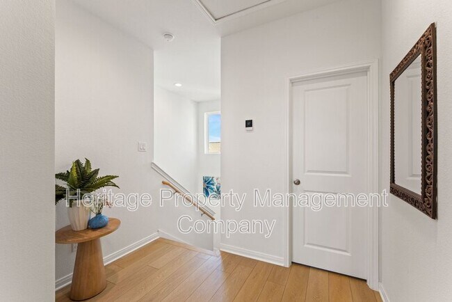 Building Photo - 2119 Hofstaat