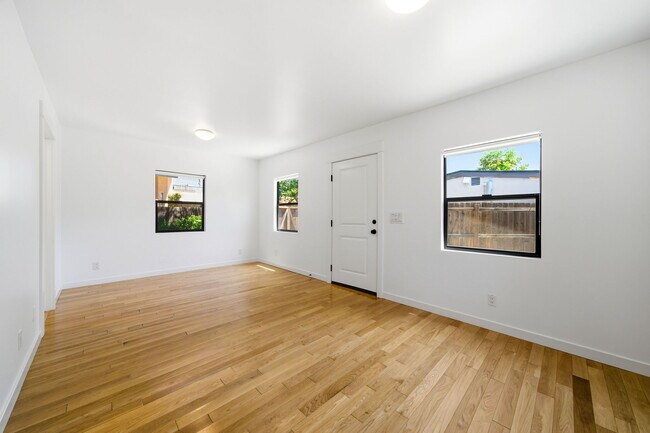 Building Photo - 1741 N Ave 46