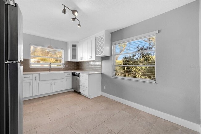 Building Photo - 124 Crystal Beach Ave