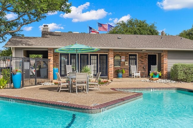 Building Photo - Rosemeade Townhomes