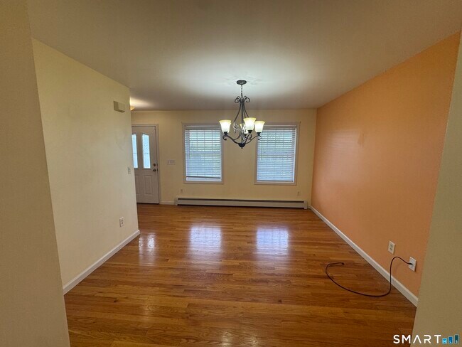 Building Photo - 32 Tyler Hill Rd