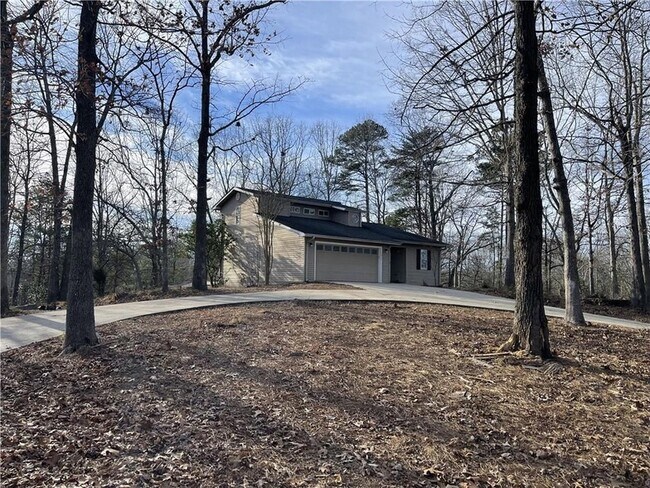 Building Photo - 3492 Point View Cir