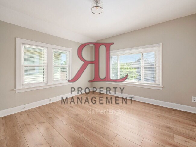 Building Photo - 439 Eldridge Ave