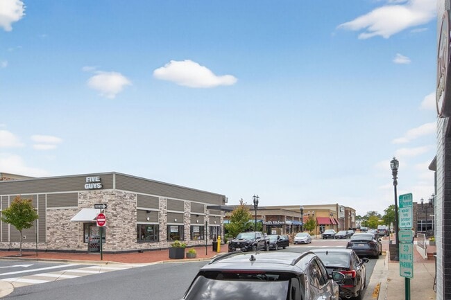 Building Photo - 23 Swanton Ln