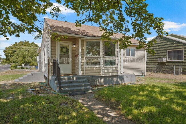 Building Photo - 503 E Joseph Ave