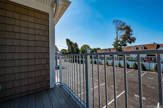 Building Photo - 1 Conklin St