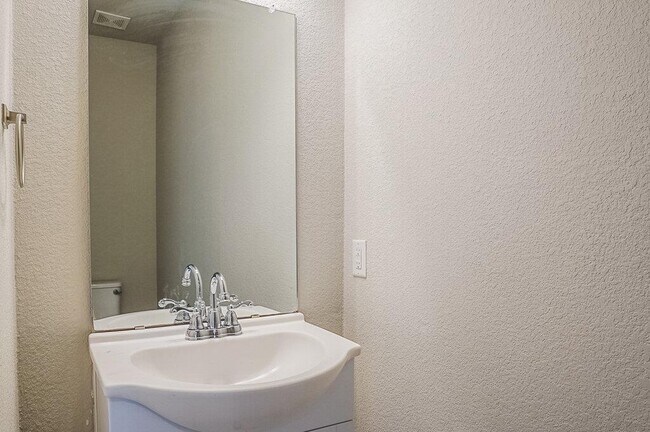 Building Photo - 5306 Golden Canary Ln