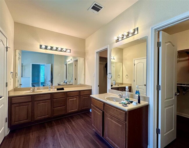 Building Photo - 4126 Green Vista Pl